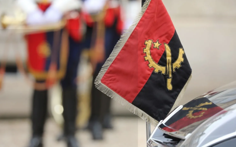 Autoridades sanitárias e especialistas em saúde pública alertam para o risco de Angola voltar a enfrentar um novo surto de Ébola devido à circulação da doença em países vizinhos e à vulnerabilidade das fronteiras regionais.