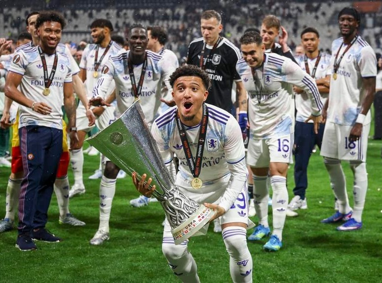 ‘Ranking’ de clubes da UEFA: Aston Villa passa FC Porto e cola-se ao Sporting