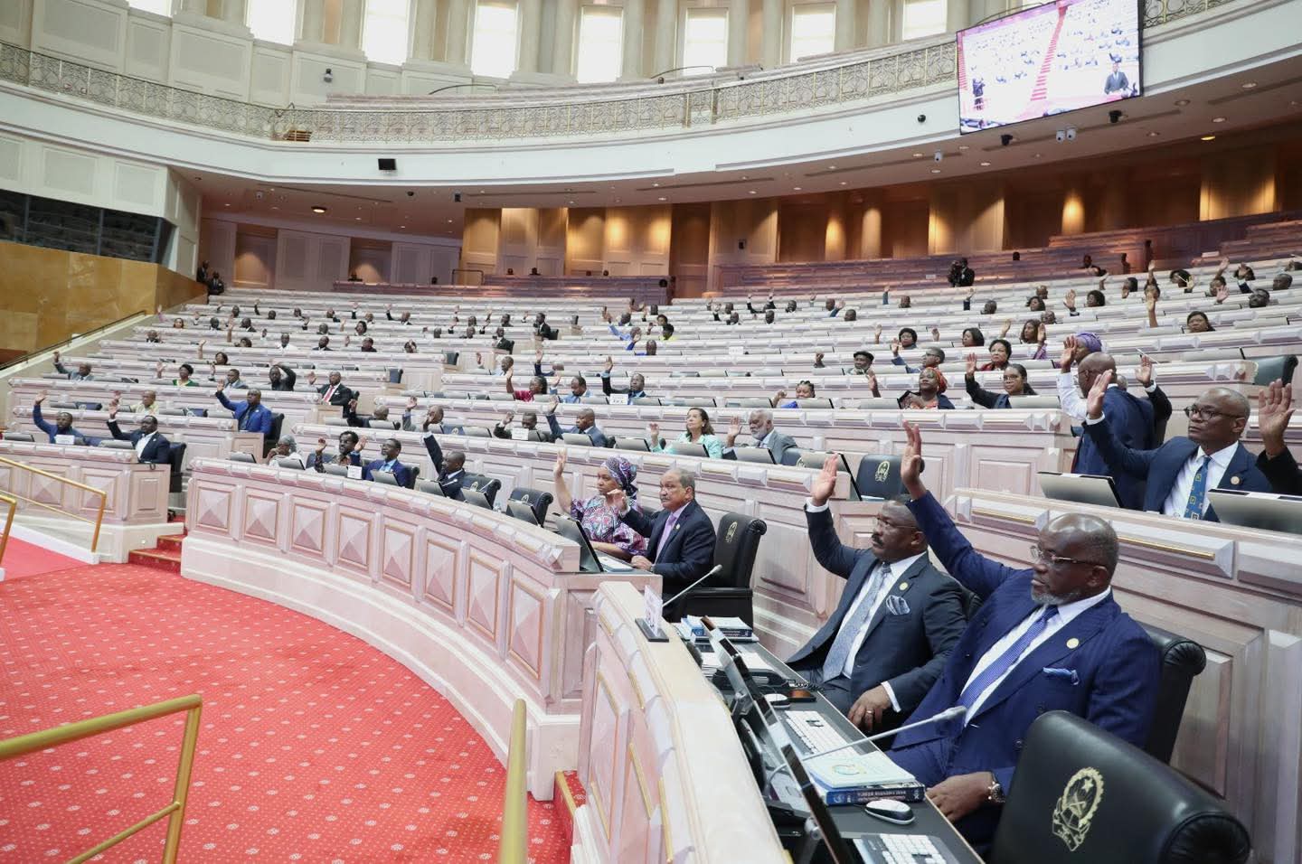 Parlamento desmente novo aumento salarial para deputados e esclarece atualizações na Função Pública