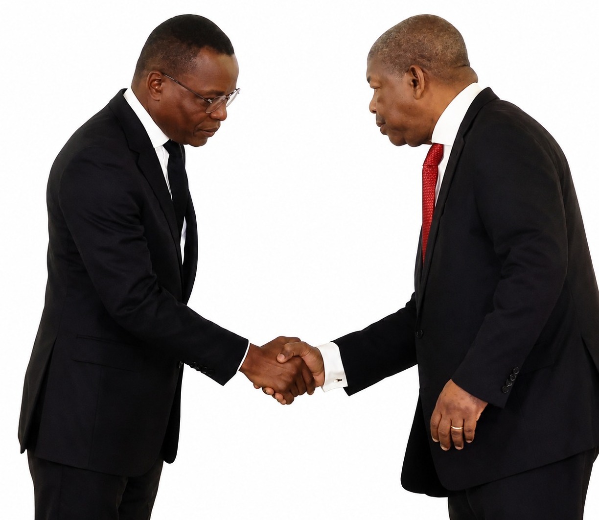 ANGOLA:Adão de Almeida rejeita avião presidencial