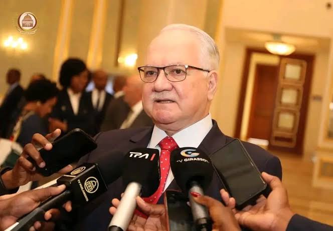 BRASIL ACONSELHA TRIBUNAIS EM ANGOLA A NÃO TEREM MEDO DOS POLITICOS QUE GOVERNAM