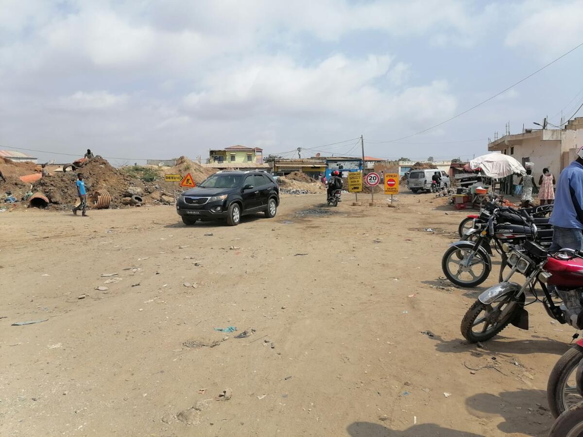 Moradores denunciam furtos e criação de quadrilhas junto ao mercado dos Correios em Luanda