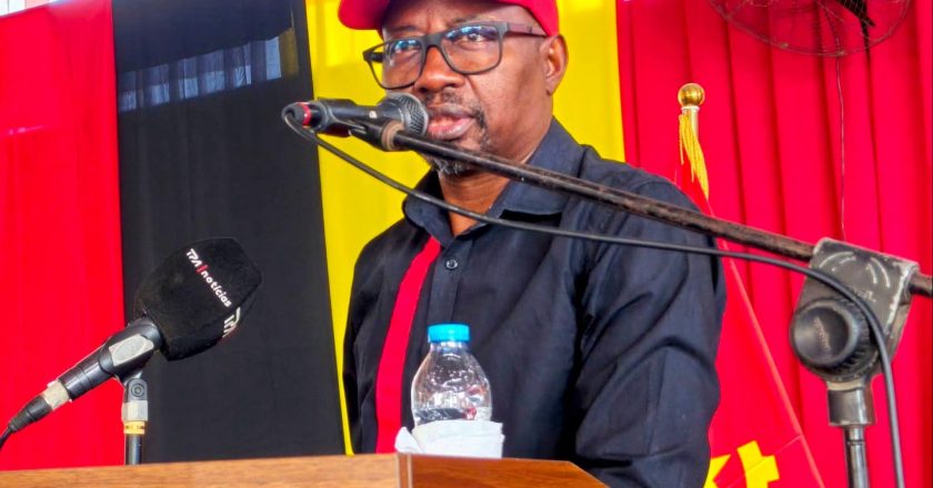Apoiar a recandidatura do cda. Auzílio Jacob ao cargo de Primeiro Secretário Provincial do MPLA no Icolo Bengo