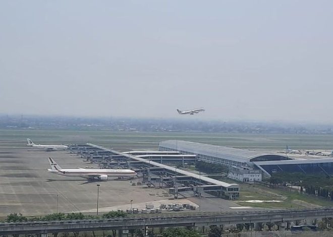 O aeroporto Soekarno-Hatta permanece fechado  devido ao impacto da erupção do Anak Krakatau