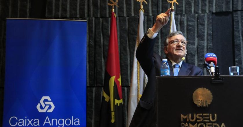 Durão Barroso acredita no futuro de Angola com manutenção da paz e estabilidade