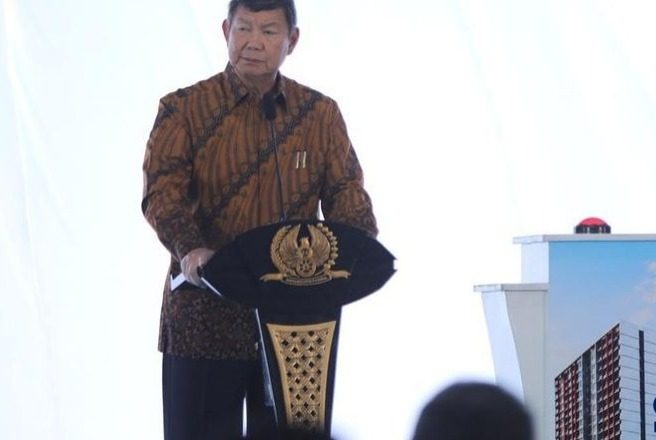 O governo Indonesio está fornecendo celulares gratuitos com uma conta Bancaria digital  para todos os cidadãos indonésios pobres