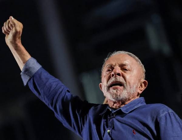 Bolsa brasileira regista uma das maiores quedas da história após reeleição de Lula