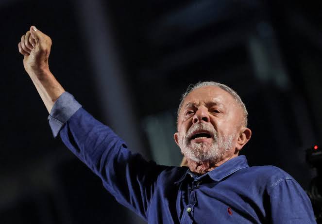 Bolsa brasileira regista uma das maiores quedas da história após reeleição de Lula